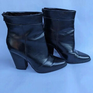 A+  Faux leather Heel Ankle Boots Size 6.5